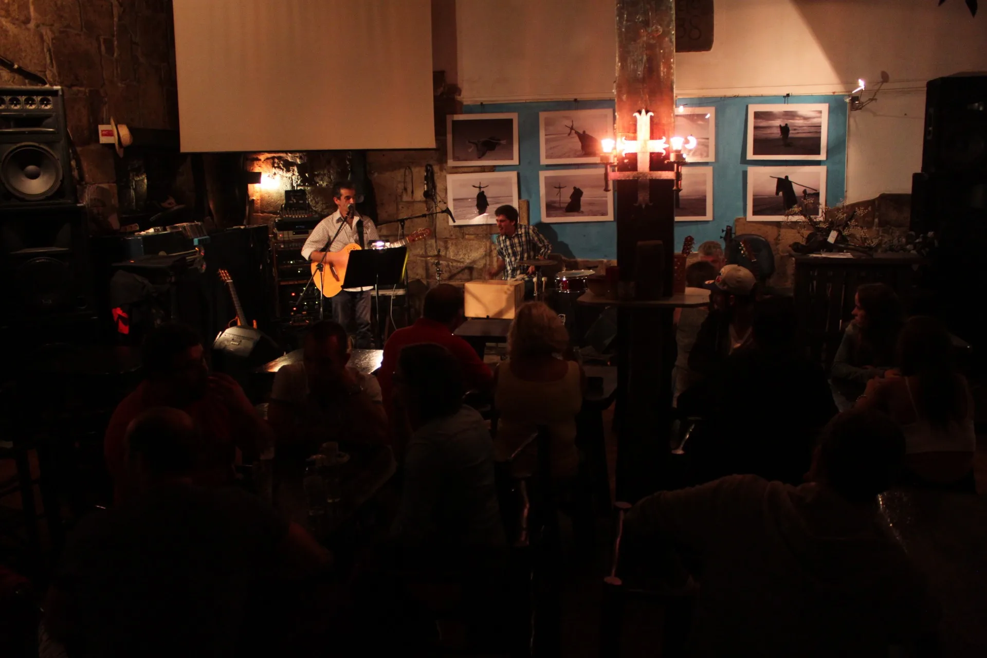 Concerto numa sala com público sentado